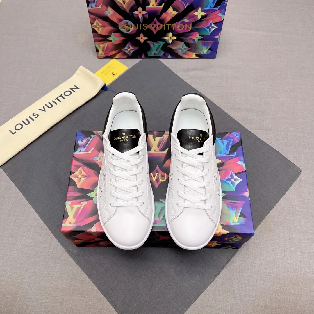 p360 🙏LV men's shoes official website has launched the latest 1:1 copy, synchronized with Hong Kong counters, and on the same catwalk; all "🍡🍡, the rubber outsole is non-slip and wear-resistant; the fabric is made of first-layer cowhide and 3D printing, sheepskin lining, comfortable to wear, attractive style, fine workmanship, with simple and neat shoe last JP, showing the boldness and toughness of men, multiple colors available Code numbers 38 to 44, 45 to 46 can be customized. No. 019